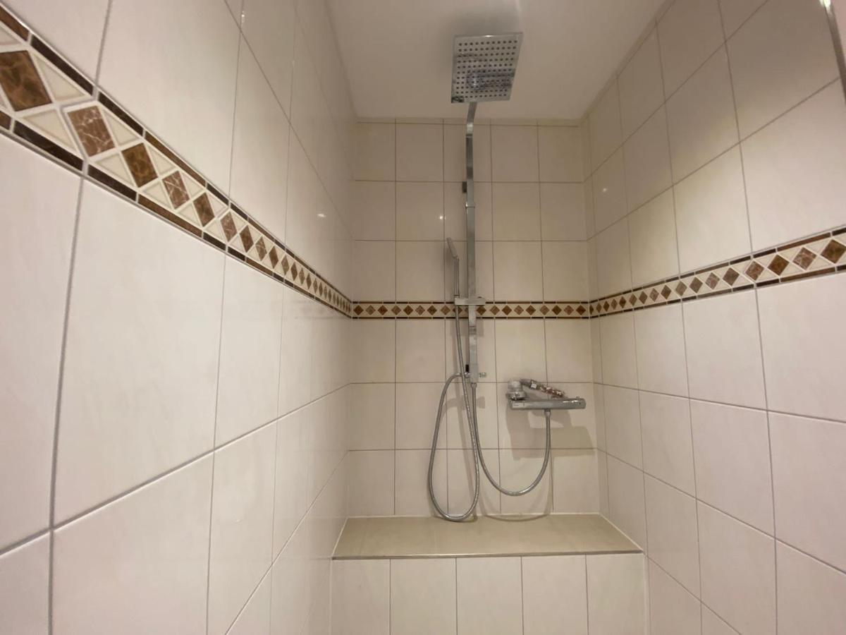 Ferienwohnung Gulfhaus, Mit Sauna Und Grossem Garten Apen Dış mekan fotoğraf
